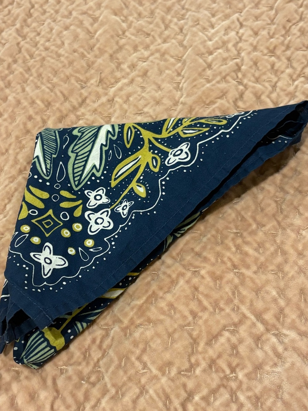 Adorable Hemlock Floral Bandana Scarf in Navy, Sage & Mustard Great Quality - Picture 5 of 8
